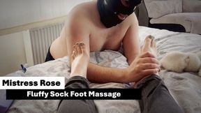 Mistress Rose given a foot massage by her slave 720p