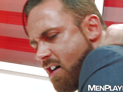 Blond hunk Johan Kane destroys the asshole of bottom Logan Moore