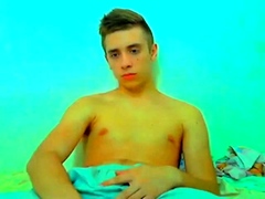 Twink Shows Off His Body and Dick on Webcam