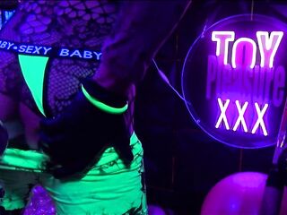Toypleasurexxx - Fluo broken butt
