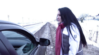 Sexo oral, posição de vaqueira, gozo na boca, garganta profunda &#8211; a morena europeia Kiara Gold de lingerie recebendo uma foda anal intensa