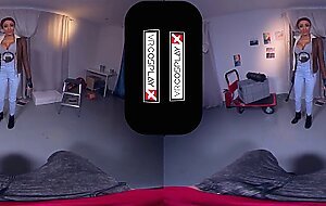 VRCosplayX Alyx Vance Has No Resistance Towards Your Fat Dick