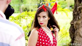 Elegant outdoor sex with a passionate pin-up model Cassidy Klein