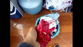 Gozando na calcinha da cunhada
