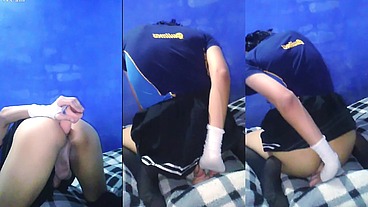 Femboy se mete un dildo