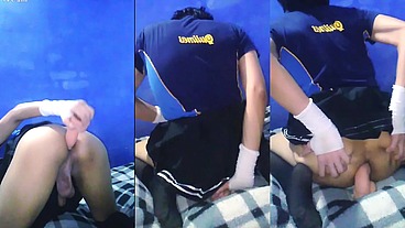 Femboy se mete un dildo