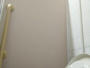 【盗撮風】会社のトイレでおしっこする塩顔会社員