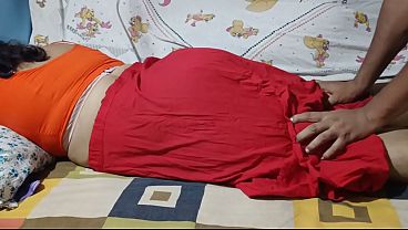 Housewife Enjoy a Sexy Body Massage on her Big Ass