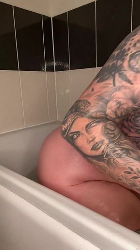 Join Me in the Bath While I Tease You with My Tits and Big PAWG Ass