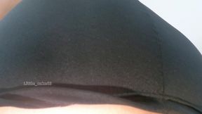hermosa culona latina meneando su culo en mini falda -