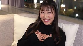 パート1 【積極奉仕でヌイてくるパイパン美女】手マンですぐ潮吹いちゃう敏感ボディ！入浴後はイチャ甘なハメ撮り開始！おもちゃでクリ刺激&amp_正常位で膣奥ピストン！