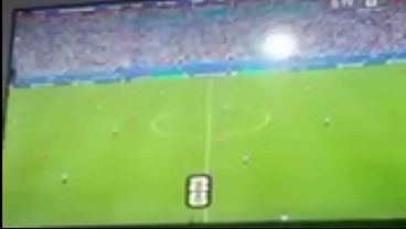 Novinhos do futebol fazem coisas surpreendente com time veterano