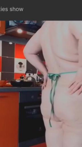 Iconic moment from &quot;Live cooking meat pancakes&quot;