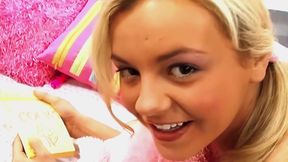 Sexy Blonde Bree Olson Gets Her Shaved Pussy Filled and Covered in Cum