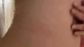Mom�s dirty ass play in the shower