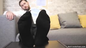 ”Muscular hunk Alexander strips & caresses his size 10 feet”