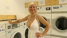 Eva gets lost in sensuality with Lyia... - Jacquie et Michel TV