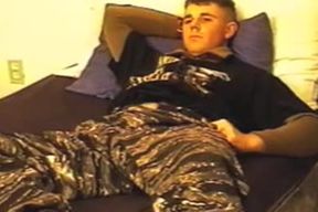 Sugando Um Hetero Militar