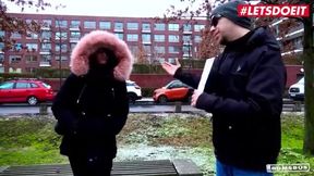 Unexpected Car Ride Adventure: Masseur's Wild Encounter with a Curvy Beauty - Featuring Katy Rose