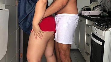 She grinds in SHORT SHORTS on the BED and in the KITCHEN — DRYHUMP COMPILATION