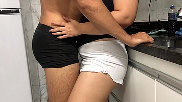 She grinds in SHORT SHORTS on the BED and in the KITCHEN — DRYHUMP COMPILATION
