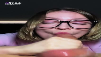 Blonde masterclass in throat fucking
