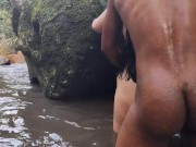 Antonella se folla ha un desconocido en el rio