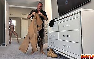 Stud giving the babysitter the payment she wants his hard dick