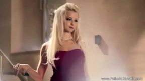Heavenly patootie at blonde video