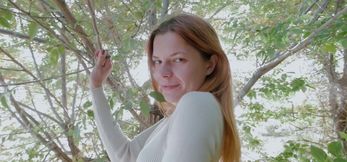 Beautiful redhead babe sucks dick and gets hammered in the beach