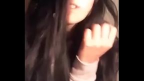 Quien es ella? porfavor