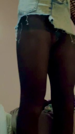 Me Showing of My Sexy Legs in Pantyhose’s