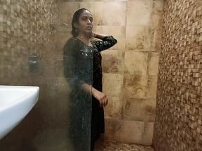 Desi Hot MILF Wife Voyeur Shower In Hotel Room