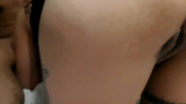 traje un amigo para que la coja un poco