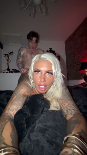The Bull and the Hottest Blonde