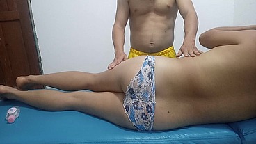 Single stepmother receives a very special massage with an exciting ending
