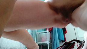 поссала в красную туфлю и выпила свою мочу