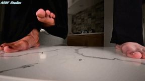 GIANT Nordic BLONDES! Crush punies! Pt 2 - MOV