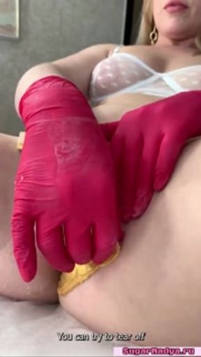 SugarNadya's self-depilation of a beautiful pussy