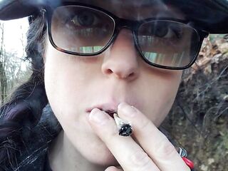 Nerdy Faery Has a Smokin' and Pee Fetish