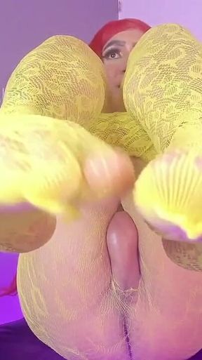 Colombian Shemale Fetish Sweaty Feet and Strong Smell