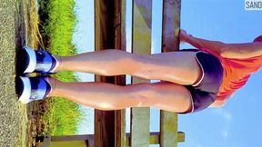 Sandra Jayde 09-06-25 This slut who does her sport shows us her beautiful oiled legs