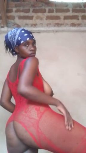 Thick bitch getting horny