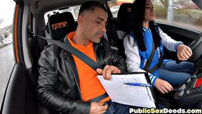 Amateur babe smashed in the car