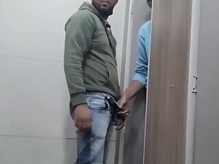 One of the best public restroom action you've ever seen