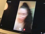 Milf española gorda teniendo cibersexo con un fan que le graba y le manda el video