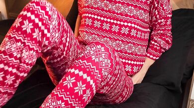 I have an ORGASM using my favorite ANAL PLUG while touching my TIGHT PUSSY