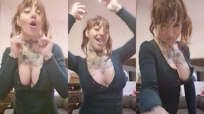 oupss mes seins ce sont echappe quand tu fais tes cartons en dansant