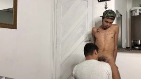 he arrived from work all sweaty and the male was already falling in his mouth