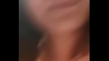 Fille indienne se masturbe devant la camera